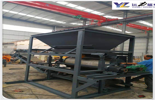 輥式磁選機,輥式磁選機的生產(chǎn)要注意細節(jié)問題_鐵礦選礦輥式磁選機的生產(chǎn)要注意細節(jié)問題磁場一般為多少_磁塊如何排列 輥式磁選機,輥式磁選機的生產(chǎn)要注意細節(jié)問題_鐵礦選礦輥式磁選機的生產(chǎn)要注意細節(jié)問題磁場一般為多少_磁塊如何排列