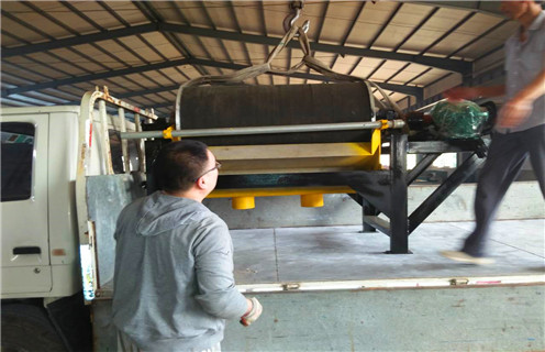 小型磁選機，小型漿料磁選機的使用提高工作效率_輥式小型漿料磁選機的使用提高工作效率_磁塊如何排列