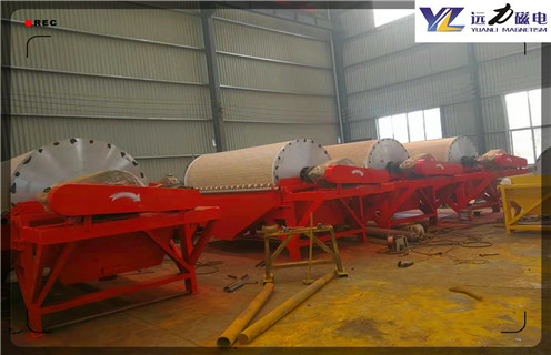 鐵礦干選磁選機(jī),河北鐵礦干選永磁磁選機(jī)_河北鐵礦干選永磁磁選機(jī)工作視頻十大品牌教你如何選擇設(shè)備 鐵礦干選磁選機(jī),河北鐵礦干選永磁磁選機(jī)_河北鐵礦干選永磁磁選機(jī)工作視頻十大品牌教你如何選擇設(shè)備