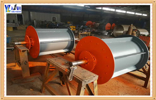 供應選礦實驗型磁選機 磁鐵鋼渣磁選機干式磁選機,資源充分節(jié)約利用是可持續(xù)發(fā)展的理念,也是節(jié)省費用創(chuàng)造利益的好方法.廢渣鋼渣等物料中有很大的利用價值,可以給客戶帶來經(jīng)濟效益和利用價值.如果想要提純除雜,首選就是鋼渣磁選機.  遠力磁電生產(chǎn)的供應選礦實驗型磁選機 磁鐵鋼渣磁選機干式磁選機設備具有構造合理,操作簡略,修理便利,適用性強,是錳礦石選礦設備地域抱負的磁選鐵砂設備.主機架底選用固接的船形機架底座,使設備在活動工作中滑動非常便利快捷,減少了設備移動的阻力.操作安穩(wěn).處理量大.磁場強度高,磁力耐久,分選效果好.精礦檔次高.遠力磁電磁選機是業(yè)內(nèi)的可靠品牌,質量和服務都是經(jīng)得起考驗的.